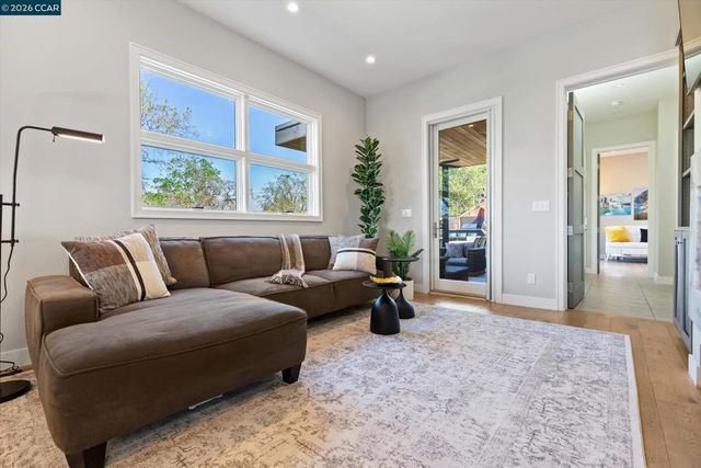 158 Andrea Dr, Walnut Creek, CA 94596