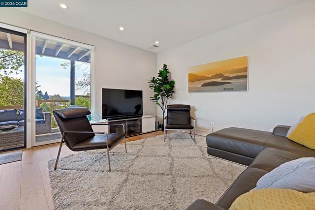 158 Andrea Dr, Walnut Creek, CA 94596