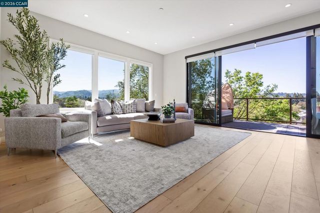 158 Andrea Dr, Walnut Creek, CA 94596