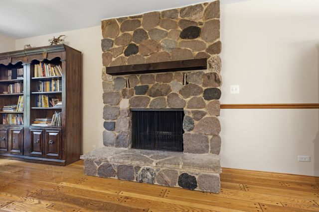 27W440 Central Avenue, Warrenville, IL 60555