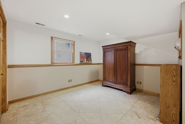 27W440 Central Avenue, Warrenville, IL 60555
