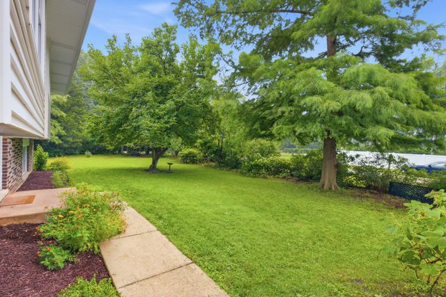 27W440 Central Avenue, Warrenville, IL 60555