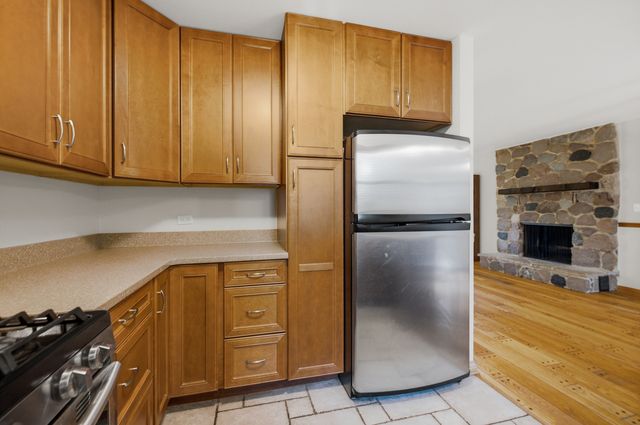 27W440 Central Avenue, Warrenville, IL 60555