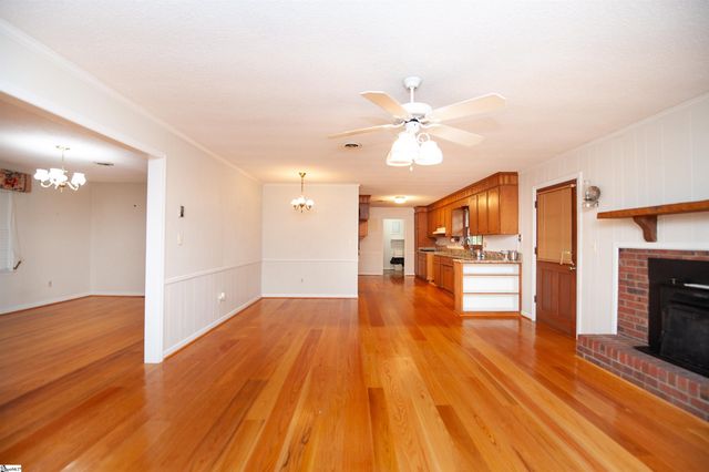 551 Riveroak Road, Inman, SC 29349