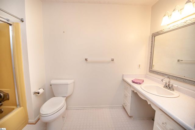 551 Riveroak Road, Inman, SC 29349