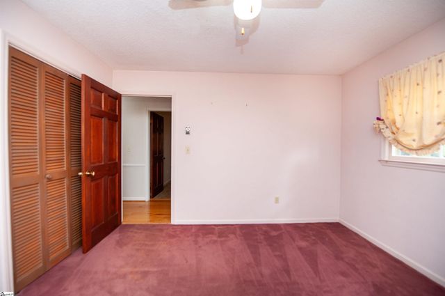 551 Riveroak Road, Inman, SC 29349