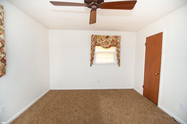 551 Riveroak Road, Inman, SC 29349