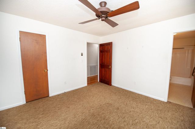 551 Riveroak Road, Inman, SC 29349