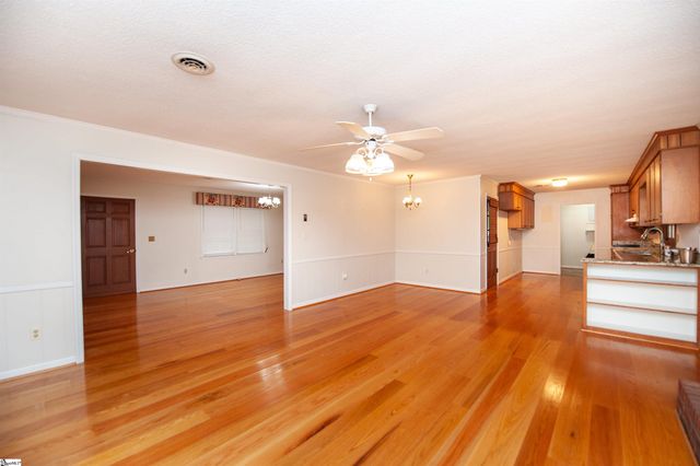 551 Riveroak Road, Inman, SC 29349