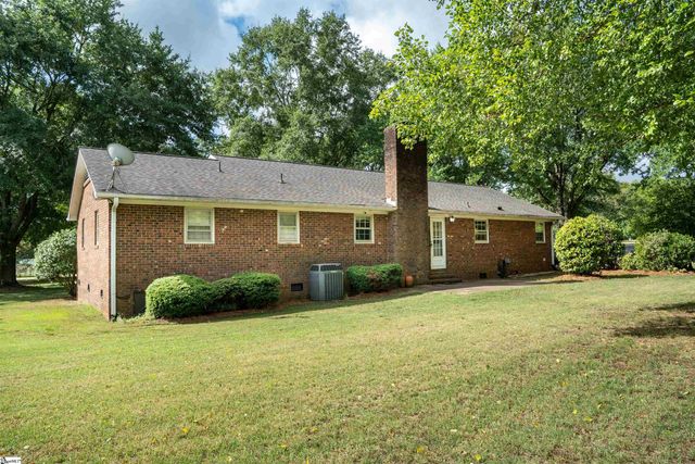 551 Riveroak Road, Inman, SC 29349