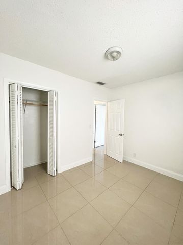 67 Tortuga Road, Palm Springs, FL 33461