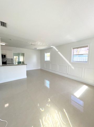 67 Tortuga Road, Palm Springs, FL 33461