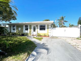 67 Tortuga Road, Palm Springs, FL 33461