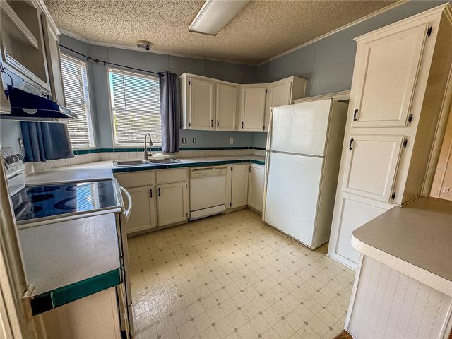 8431 MADISON STREET, Brooksville, FL 34613