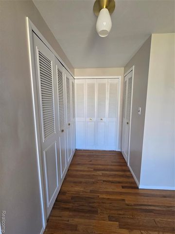 30107 Lorraine Avenue 4, Warren, MI 48093