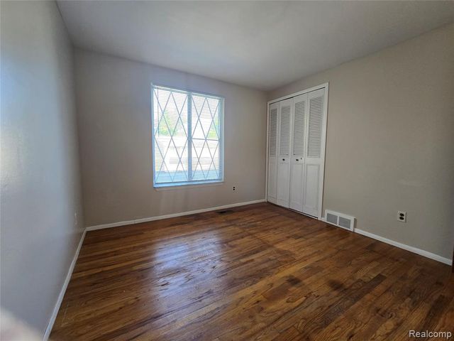 30107 Lorraine Avenue 4, Warren, MI 48093