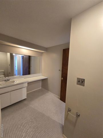 30107 Lorraine Avenue 4, Warren, MI 48093