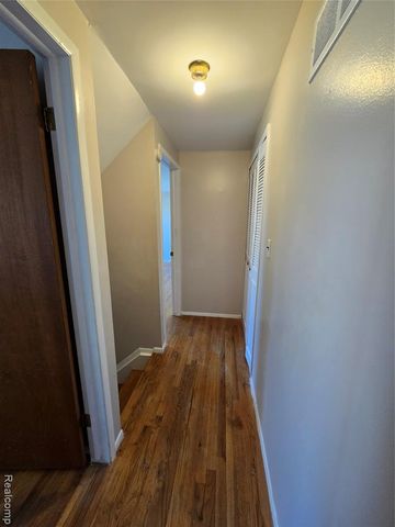 30107 Lorraine Avenue 4, Warren, MI 48093