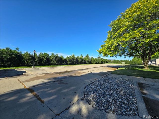 30107 Lorraine Avenue 4, Warren, MI 48093
