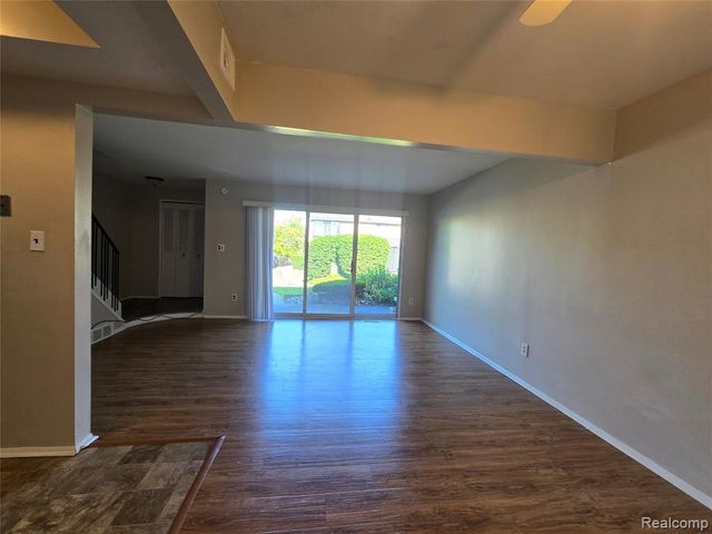 30107 Lorraine Avenue 4, Warren, MI 48093