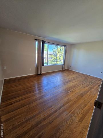 30107 Lorraine Avenue 4, Warren, MI 48093