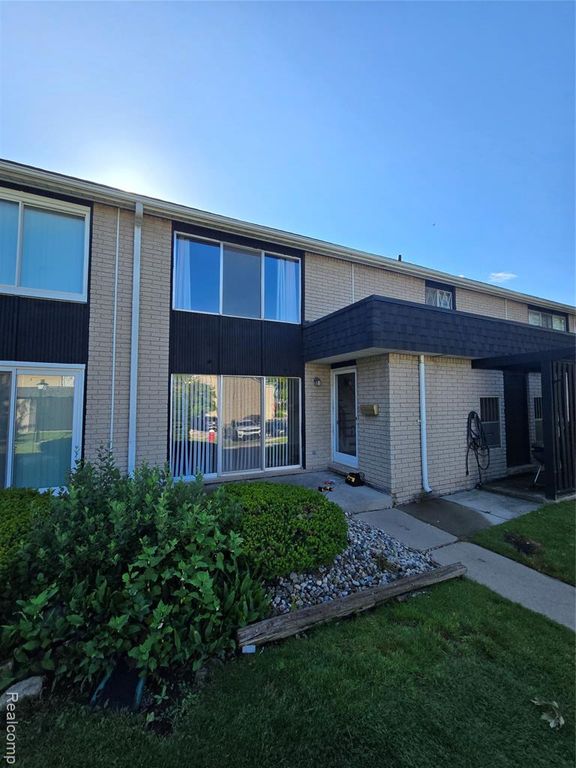 30107 Lorraine Avenue 4, Warren, MI 48093