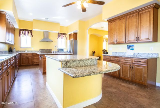 24235 W PINNACLE VISTA Lane, Wittmann, AZ 85361