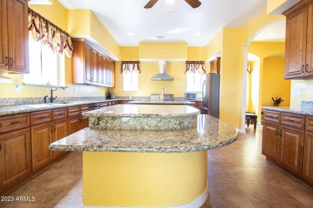 24235 W PINNACLE VISTA Lane, Wittmann, AZ 85361