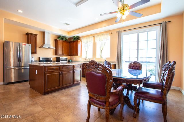 24235 W PINNACLE VISTA Lane, Wittmann, AZ 85361