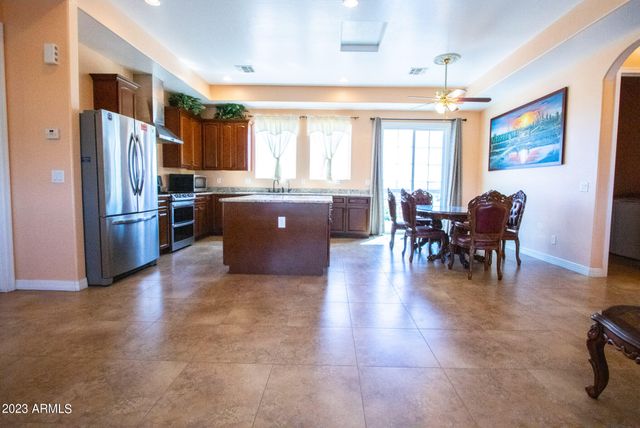 24235 W PINNACLE VISTA Lane, Wittmann, AZ 85361