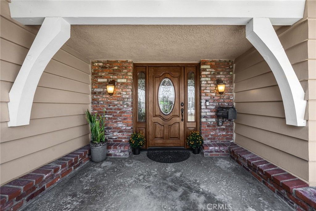 Image 3 of property listing at 226 San Carlos Way, Placentia, CA 92870