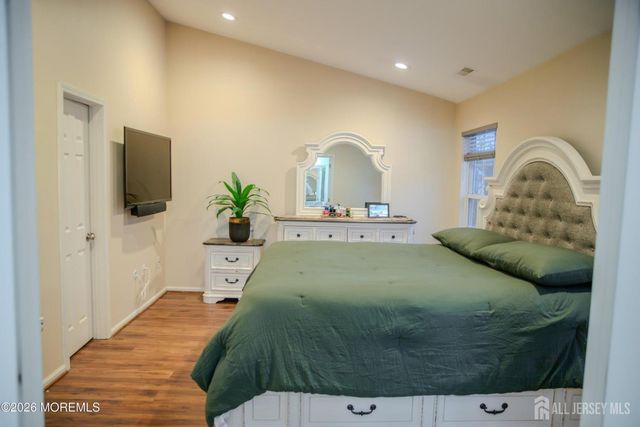 7 Leshyk Drive, Parlin, NJ 08859