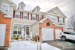 7 Leshyk Drive, Parlin, NJ 08859