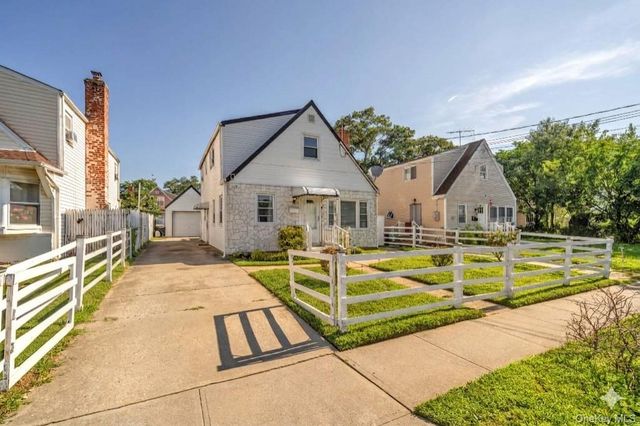 195 Alabama Avenue, Hempstead, NY 11550
