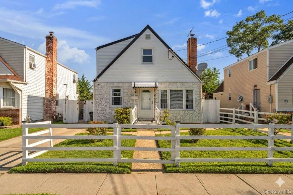 195 Alabama Avenue, Hempstead, NY 11550 — exterior