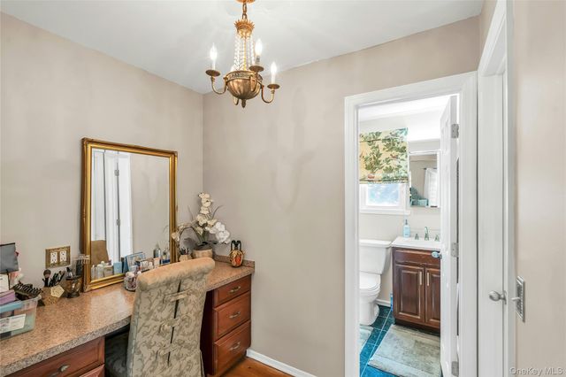 18 Ron Court, Commack, NY 11725