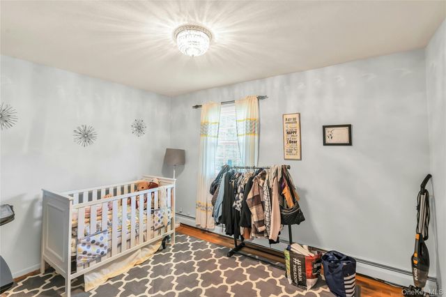 18 Ron Court, Commack, NY 11725