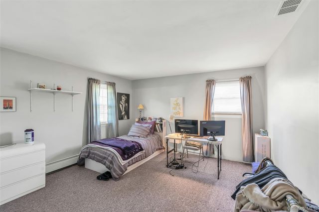 18 Ron Court, Commack, NY 11725