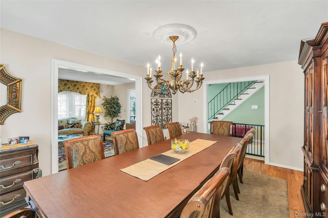 18 Ron Court, Commack, NY 11725