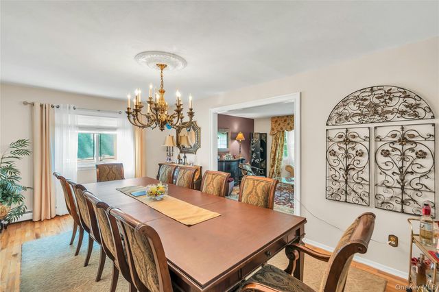 18 Ron Court, Commack, NY 11725