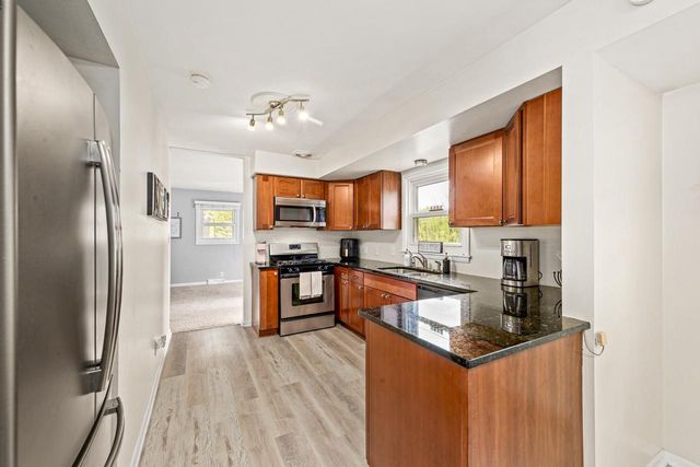 16401 W Addison AVENUE, New Berlin, WI 53151