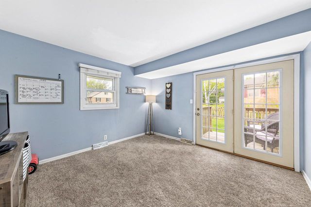 16401 W Addison AVENUE, New Berlin, WI 53151