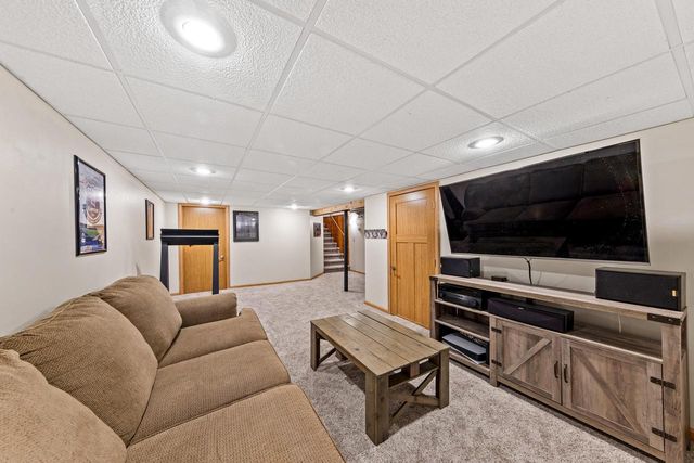 16401 W Addison AVENUE, New Berlin, WI 53151