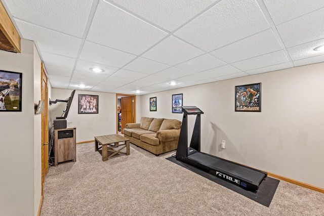 16401 W Addison AVENUE, New Berlin, WI 53151