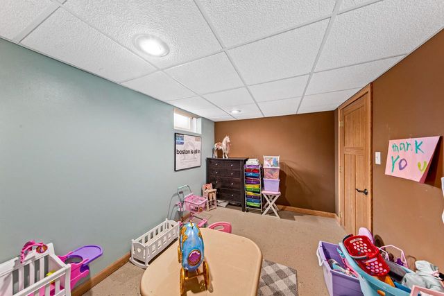 16401 W Addison AVENUE, New Berlin, WI 53151