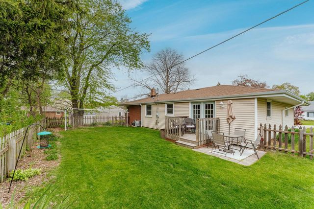 16401 W Addison AVENUE, New Berlin, WI 53151