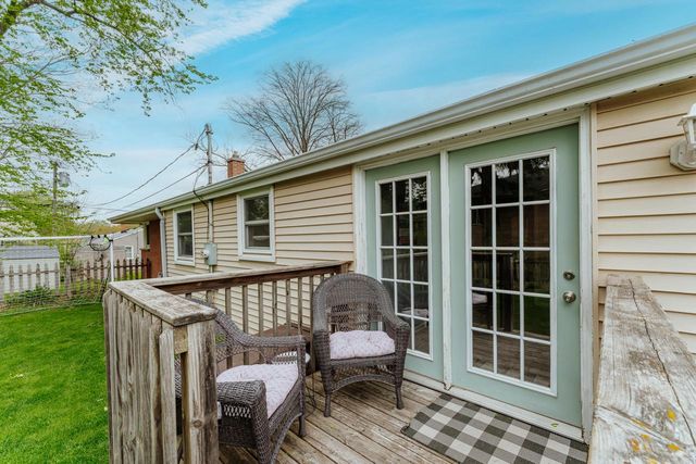 16401 W Addison AVENUE, New Berlin, WI 53151
