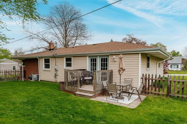 16401 W Addison AVENUE, New Berlin, WI 53151