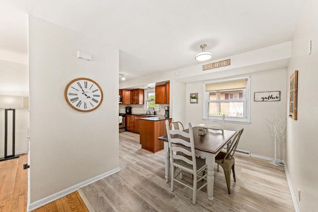 16401 W Addison AVENUE, New Berlin, WI 53151