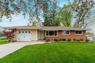16401 W Addison AVENUE, New Berlin, WI 53151